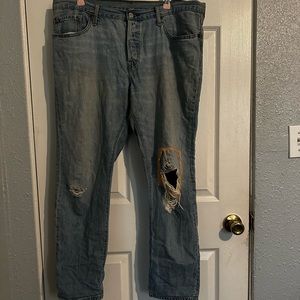 Distressed Levi's Boyfriend Jean